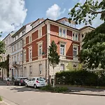 Historical Luxury Homes - Stadtvilla Mit Jacuzzi Und Garten